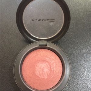 Mac gleeful mineralize blush